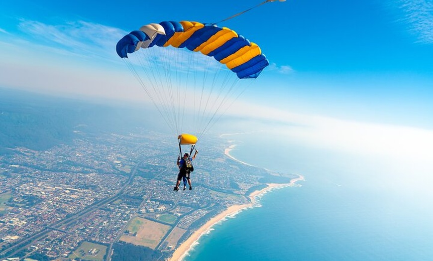 Image 9: From Sydney: Tandem Skydive Experience over Wollongong Beach