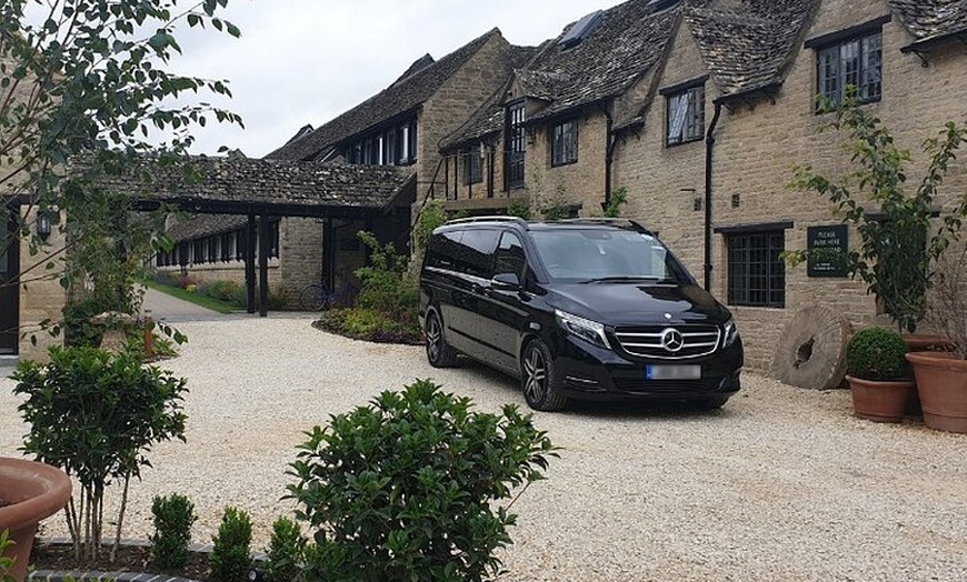 Image 6: Central London Luxury Senzati Jet Class for a Day