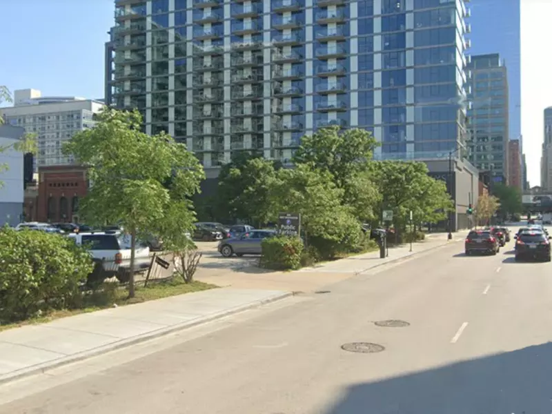 Parking at 640 W. Washington Blvd. Lot