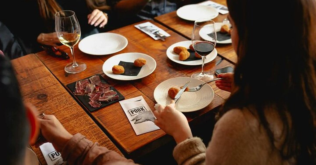 Tour gastronómico de tapas y cultura en La Barceloneta, Barcelona