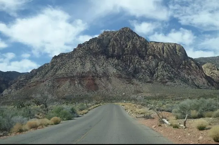 California Desert, Red Rock Views and Seven Magic Mountains