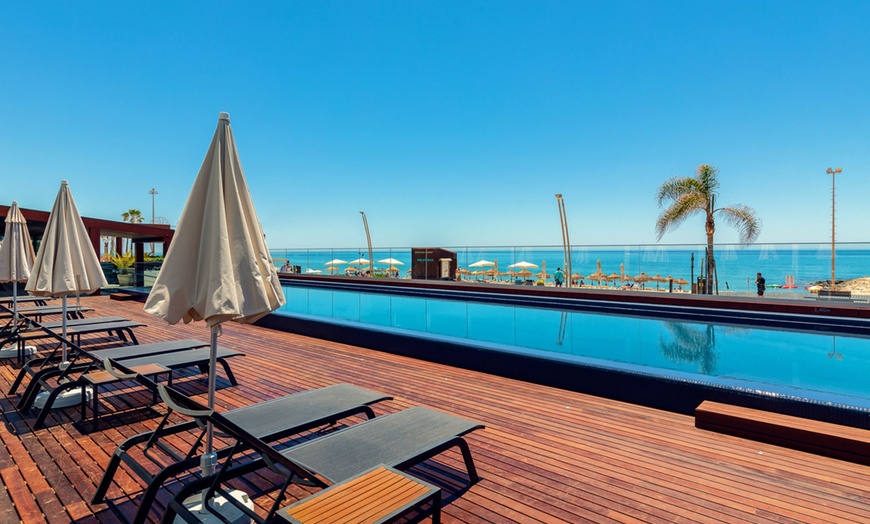 Image 2: ✈ ALGARVE | Quarteira - Dom José Beach Club Hotel 3* - Face à la mer