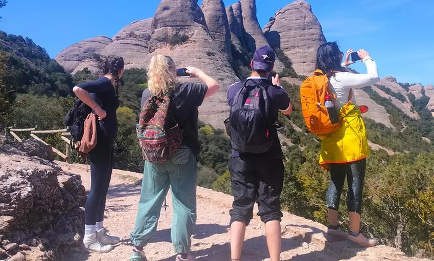 Image 10: Senderismo en Montserrat y Visita al Monasterio en Grupo Reducido
