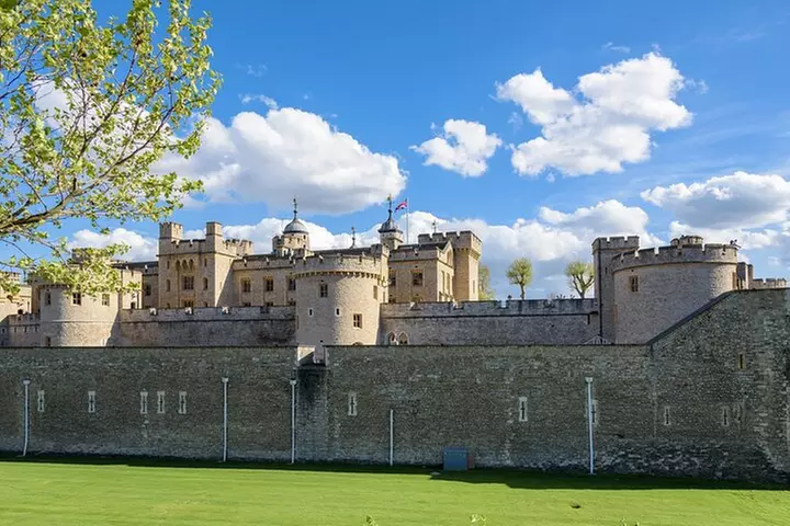 Tower of London Crown Jewels and All Hallows Church Private Tour - Primary Image