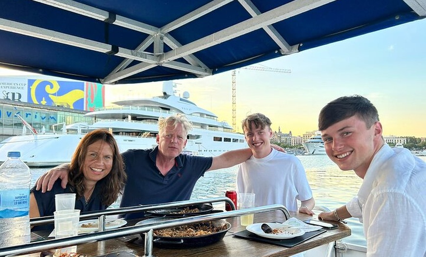 Image 13: Crucero nocturno por Valencia con cena y bebidas