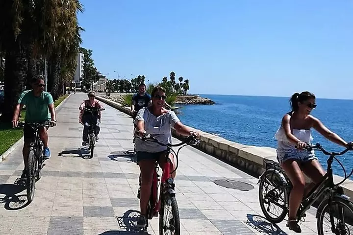2h E-bike tour en Málaga