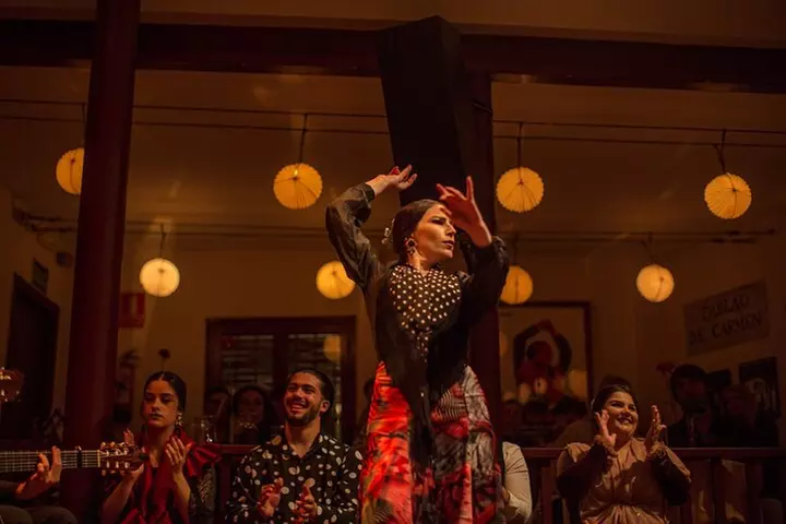 Noche Flamenca en Tablao de Carmen con Menú Degustación o Cena
