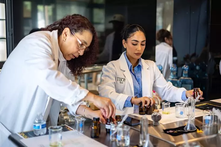 Miami Perfume Making Experience: Express Edition 30 Minutes