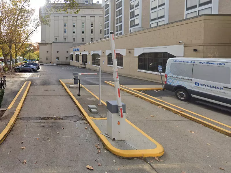 Parking at Courtyard by Marriott Pittsburgh University Center Lot