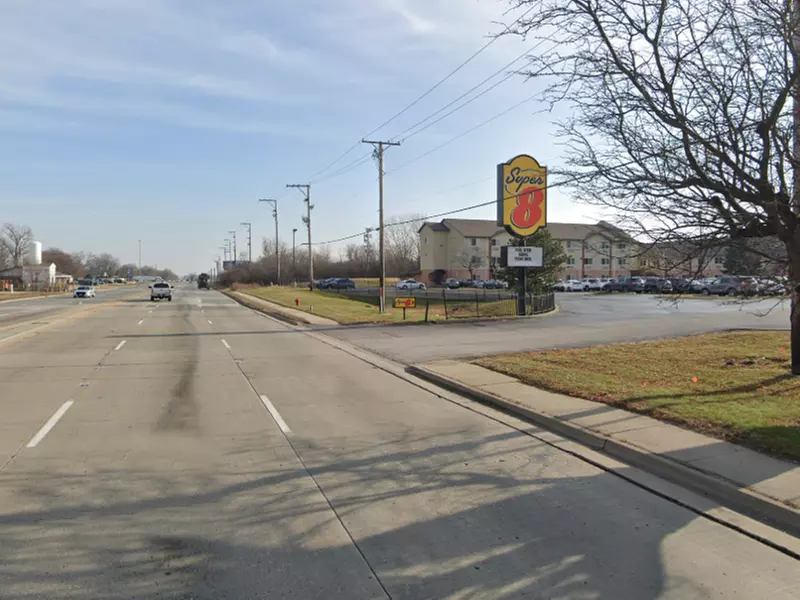 Parking at Super 8 by Wyndham Chicago O'Hare Airport Lot ORD - Primary Image