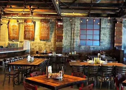 5% Cash Back at Tre Restaurant - Brick