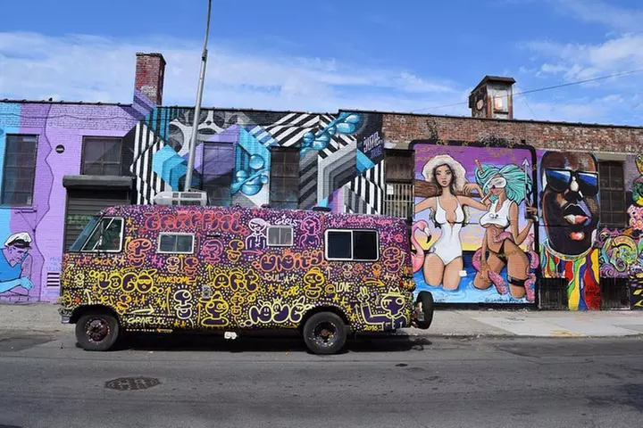Brooklyn, Queens, and the Bronx Contrastes Tour in Spanish