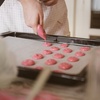 Image 8: Cuire et peindre des Macarons Français dans le Centre de Paris (Pet...