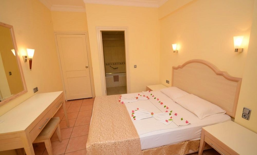 Image 3: ✈ MARMARIS AND SURROUNDING AREA | Marmaris - Alenz Suite Hotel 3*, ...