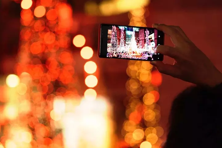 Holiday Scavenger Hunt in Elizabeth by Holly Jolly Hunt