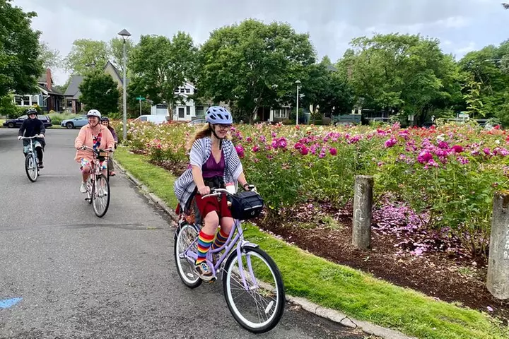 Bike Around Portland Oregon: Art, Culture, Bridges, Poetry