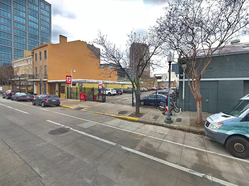 Parking at 923 Julia St. Lot - P912