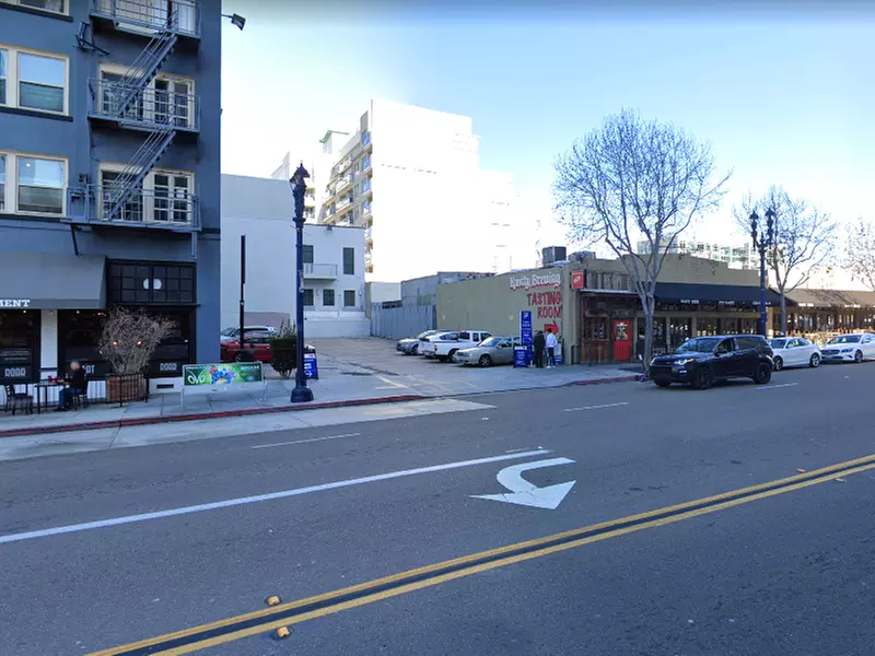 Parking at 816 Market St. Lot