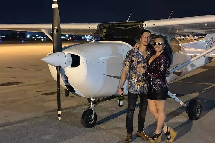 Private 60 Minute Romantic Air Tour with Champagne in Miami