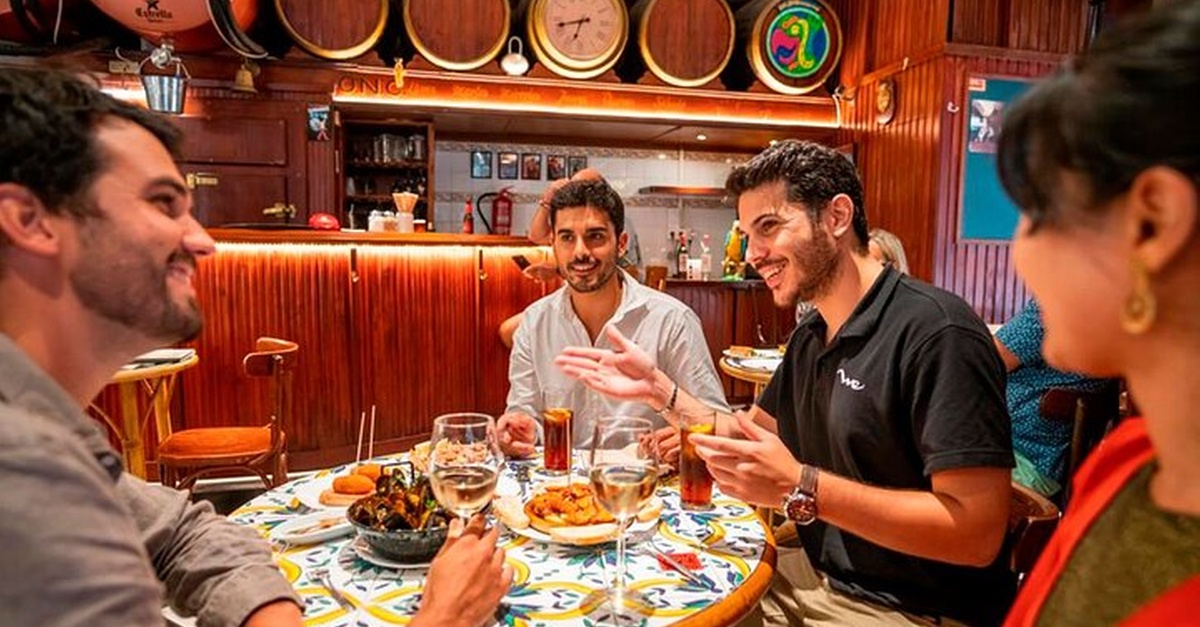 Experiencia de tapas gourmet para grupos pequeños en Barcelona