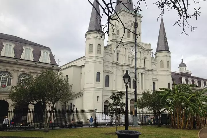 New Orleans Drunk History Tour