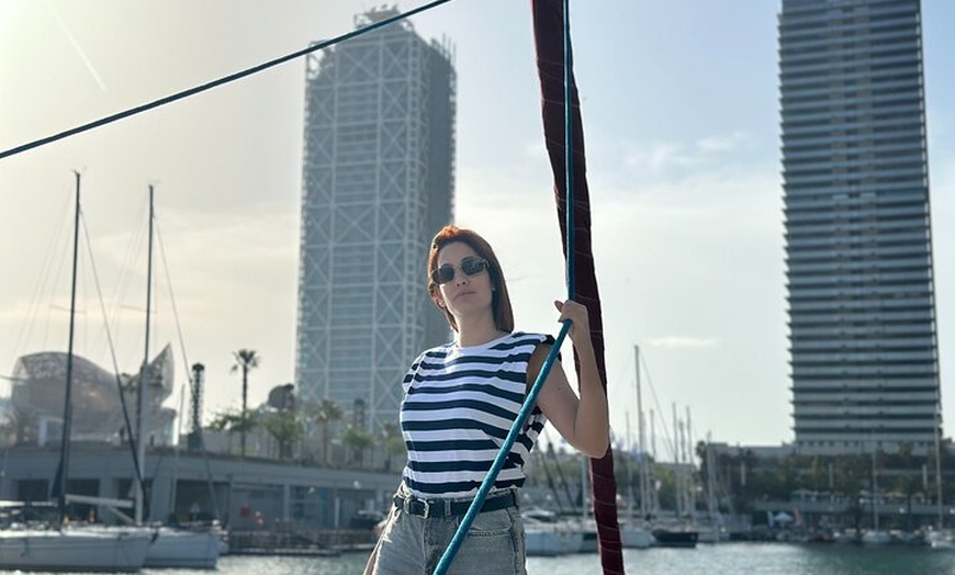 Image 4: Paseo en Barco Privado por Barcelona con Barra libre y snacks