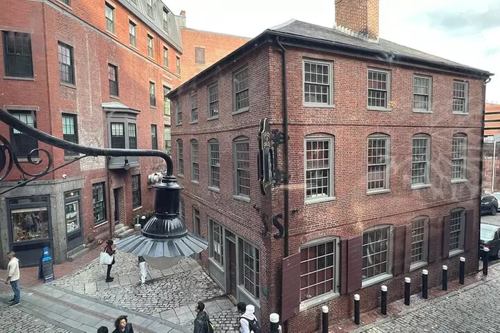 A Taste of the Freedom Trail: Boston's Iconic Food & History Tour