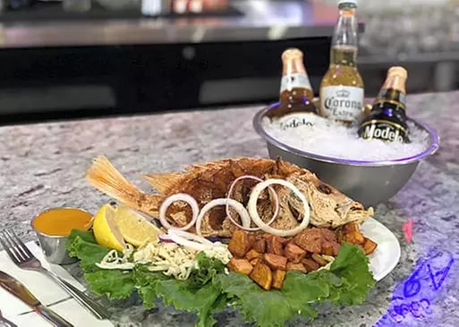 5% Cash Back at Fish N ' Tails Oyster Bar