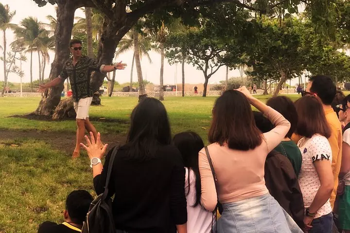 Award-winning Art Deco & Hidden Gems Walking Tour in Miami Beach