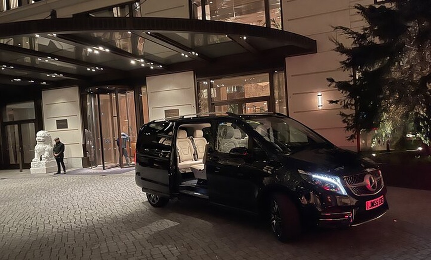 Image 5: Luxury Airport Transfers in London