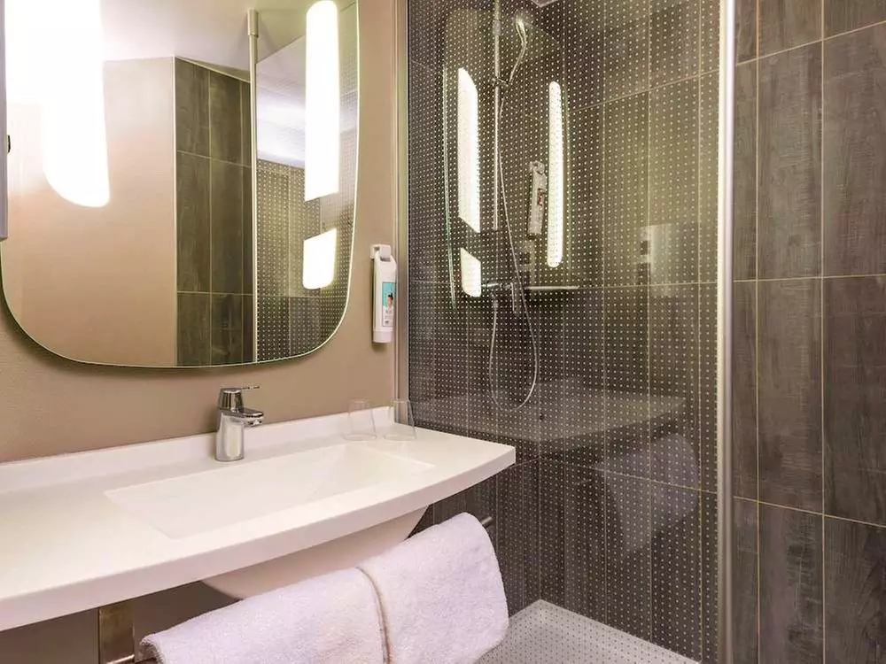 ✈ FRANKREICH | Paris - Ibis Paris Alesia Montparnasse 3*, 1 Nacht -...