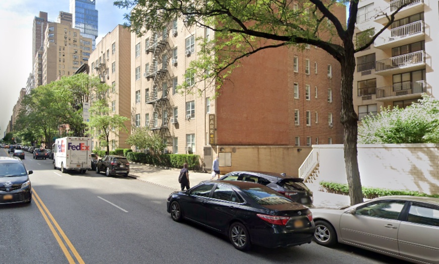 Image 1: Parking at Glenwood Management - The Somerset Garage