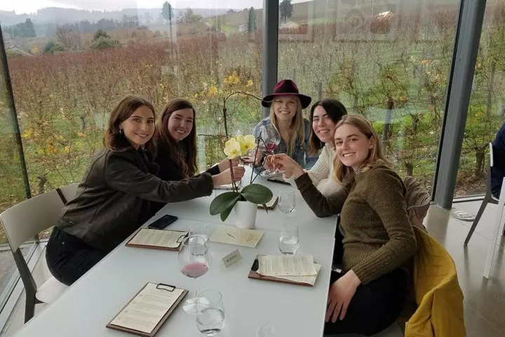Oregon Wine Tour-Full Day Tour with Lunch Stop - Second Medium