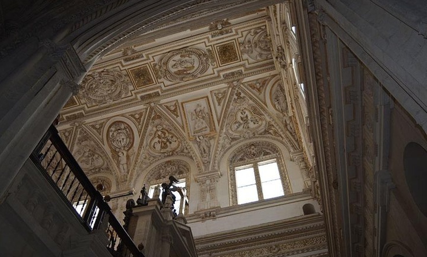 Image 8: Recorrido histórico por la Gran Mezquita-Catedral de Córdoba