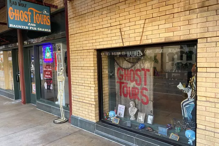 Texas' Oldest Haunted Pub Crawl Shared Walking Tour