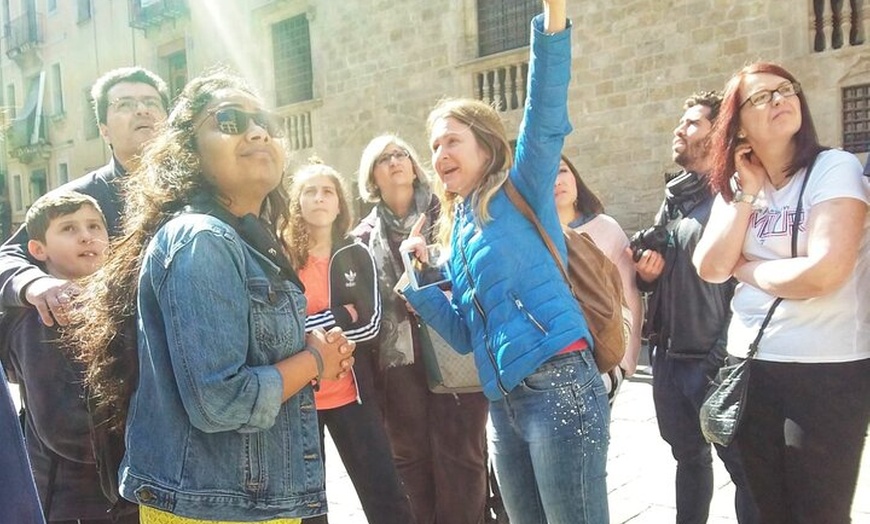 Image 3: Visita a pie del casco antiguo y el barrio gótico de Barcelona