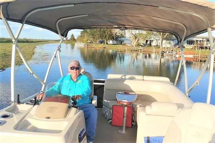Private Pontoon Fishing Charter on Lake Tohopekaliga in FL