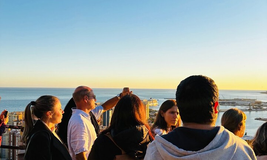 Image 6: Tuk Tuk Aventura por Málaga con Curso de Choque Español