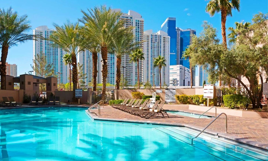 Image 1: ✈ NEVADA | Las Vegas - Hilton Grand Vacations Club Paradise Las Veg...