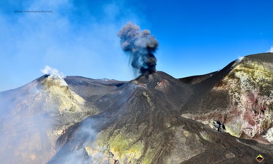 Image 1: Etna - Trekking ai crateri sommitali (solo servizio guida) escursio...