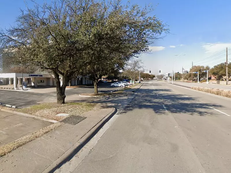 Parking at 4560 Belt Line Rd. Lot