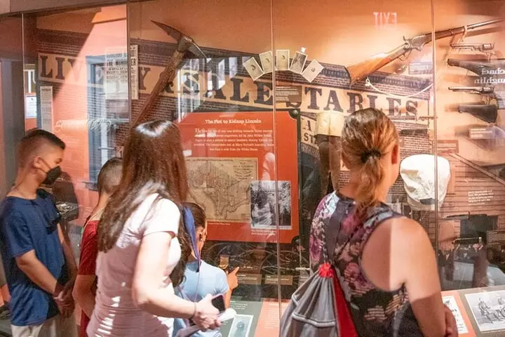 Lincoln Assassination with Ford's Theatre & Petersen House Entry