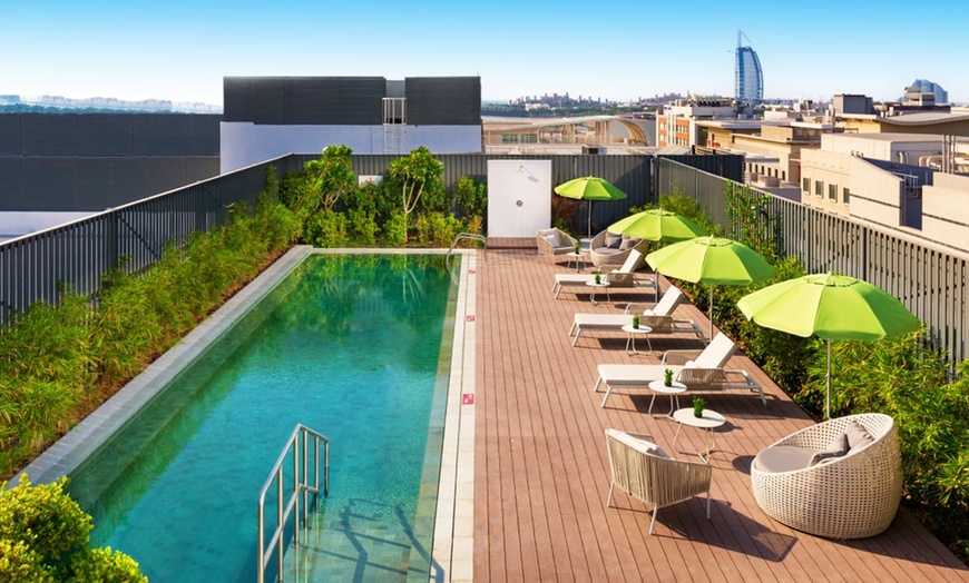 Image 1: ✈ EMIRATS ARABES UNIS | Dubaï - Millennium Al Barsha 4* - Piscine