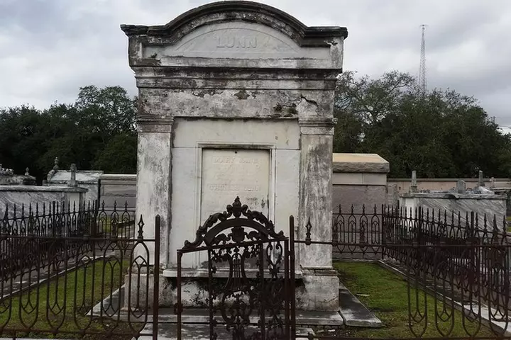 Oak Alley Plantation and New Orleans City Tour