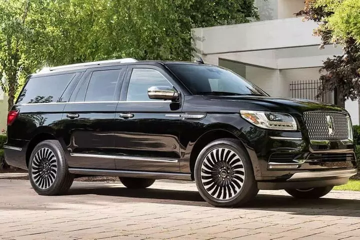 Private Departure Transfer: Niagara Falls, Ontario to Buffalo Niagara International Airport - Primary Image