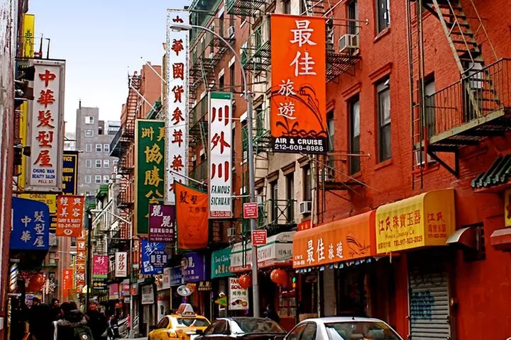 Private Tour Lower East Side, Chinatown and Little Italy in New Yor...