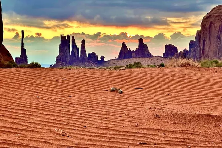Sunrise Tour of Monument Valley