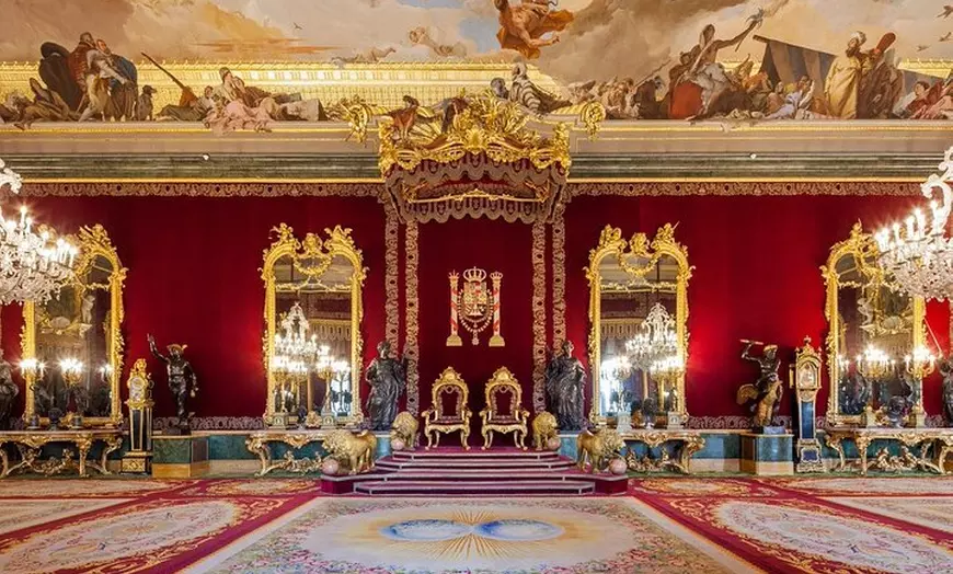 Image 6: Tour Guiado al Palacio Real De Madrid