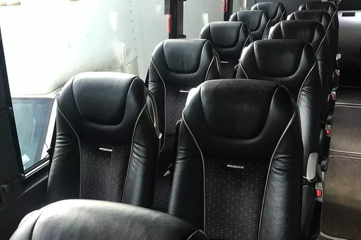 Luxury Coach Bus from Any Airport around NYC / Bus+WIFI