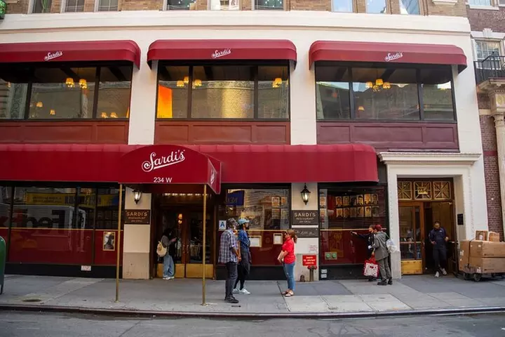 NYC Broadway Tour: Backstage Stories & Theater Secrets